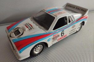 LANCIA 037